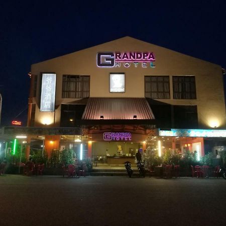 Grandpa Hotel Port Dickson Exterior photo