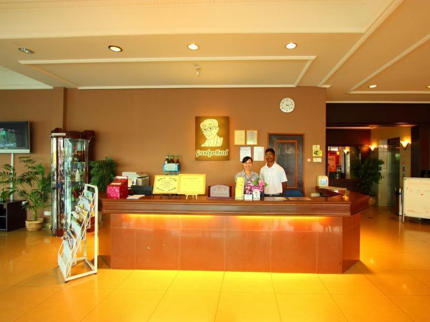Grandpa Hotel Port Dickson Exterior photo